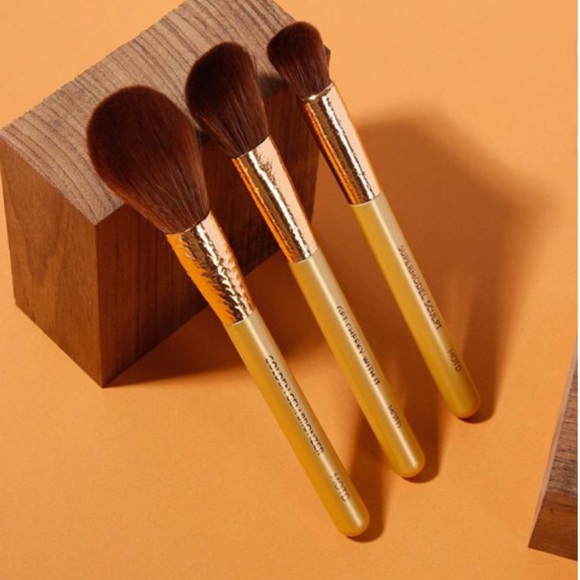 💗 MOTD Gold Goddess Face Brush Set - Picture 3 of 4